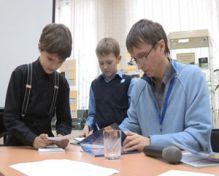 Зеленогорские читатели встретились с челябинским поэтом Михаилом Придворовым