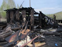 Ночной пожар уничтожил баню и другие надворные постройки во 2-м садоводстве