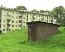 Бомбоубежища приходится спасать от горожан