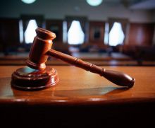 В суд направлено уголовное дело в отношении женщины, которая нанесла сыну телесные повреждения